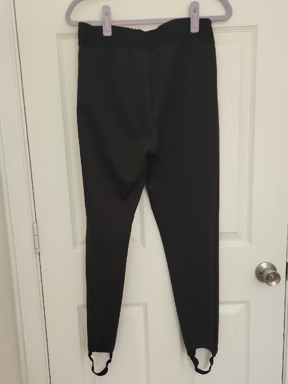 Cozy Comfy Relaxed Fit Versatile H&M Black Skinny Stirrup Leggings - Picture 3 of 5
